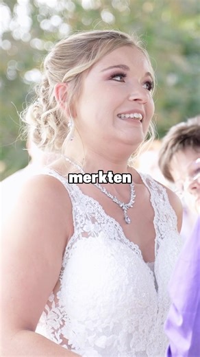 THIS happened right in the middle of our wedding vows 😳