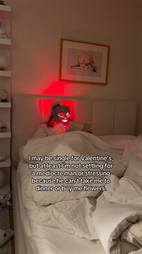 Ioana Simion | Using my LED mask from @sharkbeauty and minding my business 💅🏻 #sharkbeauty #selfcare #glowroutine #unbothered | Instagram