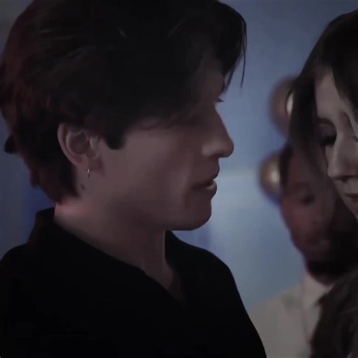 Ellie Jones: The New Face of Edits