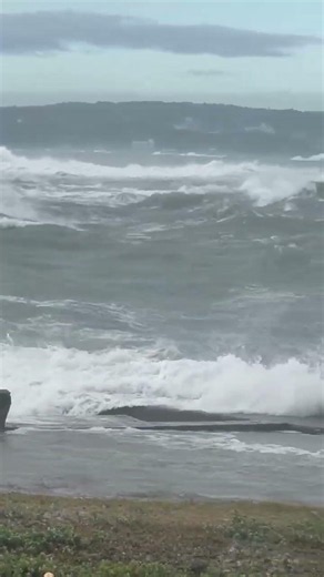 6月3日（水）午前6時15分撮影、和歌山県みなべ町海況。かなりうねっており、これなら海底からきれいにかき混ざるので、3日後には海のコンディションがよくなりそうです。