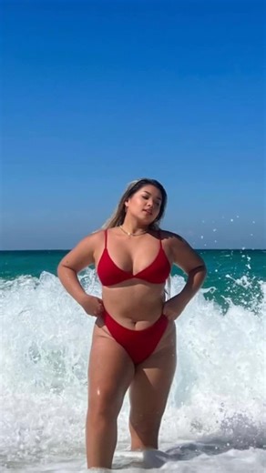 What is Roblox and why is it so popular with young people? Roblox is an online gaming platform that allows Users to create, share and play millions of experiences designed by other users. Officially launched in 2006, it has gained immense popularity among children, teens and young people around the world, especially for its focus on creativity and the community. What differentiates Roblox from other video games is that it is not a single game, but a virtual Universe where you can find all kinds 