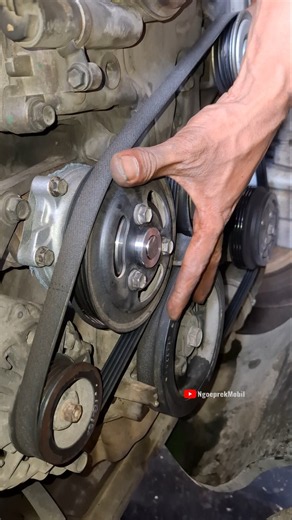 How to Install a Serpentine Belt on a Toyota 3SZ Engine