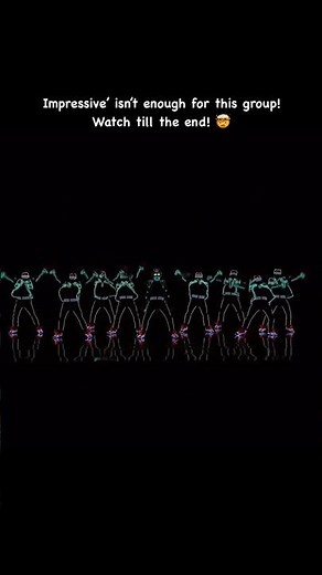 **“Mind-Blowing LED Dance Illusion – Wait Till You See the Switch!” 🤯💡