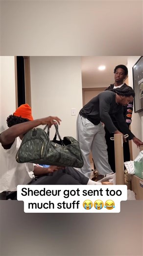 Shedeur had no idea what he was gonna do with all those packages 😭😭😭😭 #shedeursanders #unboxing ##pobox##fyp##comedy
