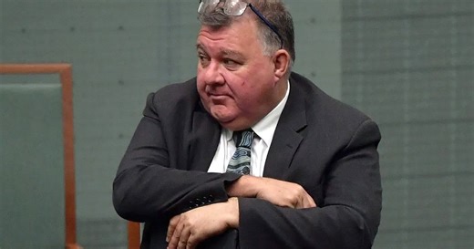 Craig Kelly signs up to fresh party, seeking political return