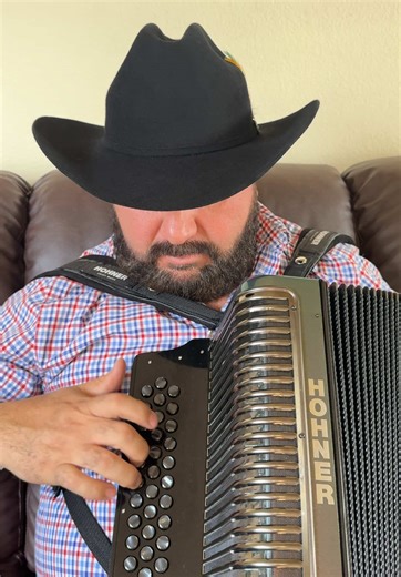 Las Mañanitas (Acordeón)Tono Sol#musica #tutorials #tiktokviral