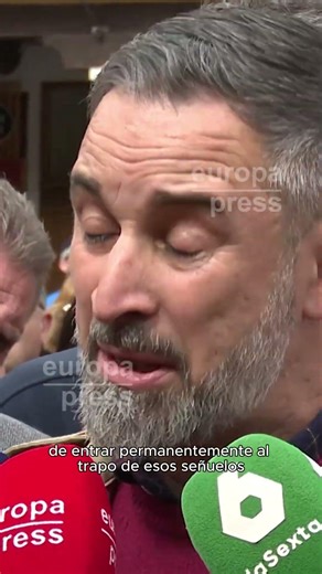 Abascal culpa a Sánchez de "lanzar señuelos" como la vuelta del Rey y a Feijóo de morder el anzuelo