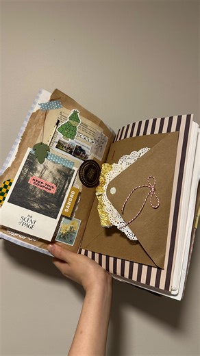 BLOOME 💌 on Instagram: "All the little junks I once collected thinking I would record them someday ✂️📄 Stickers from my pen pal 💌 A chocolate I got after a meal at my favorite restaurant 🍫 A postcard my sister had been carefully saving, and handed to me just because I said it was pretty 🤍 The bagel wrapper from a day I lightly toasted a bagel, spread cream cheese, and enjoyed it with coffee 🥯☕ A tiny note I scribbled on the back of a receipt, just because something came to mind 🧾✍️ A beer