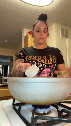 Watch me cook 👩‍🍳 a ghetto dinner 🍽️ for my 6 babies. While we wait for EBT to hit ❤️🥹🫶 #foodie | Brittany Baez