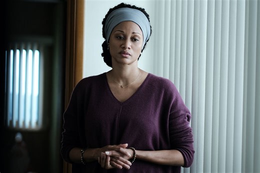 'Euphoria' star Nika King goes viral for cleaning kitchen when asked about future on HBO show