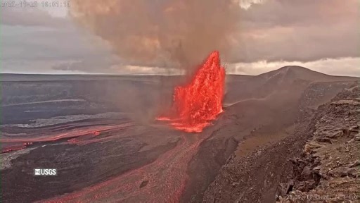 米キラウエア火山が再噴火、昨年12月以降37回目 溶岩が高さ120メートルに噴き上がる（字幕・26日）