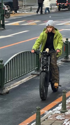 Fitness Journey of Jessica: Chinese Gym Girl Outfits