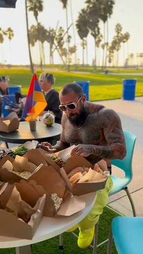 Ox Tale Armenian Style with Potatos… My Way! 🐂🥔🌴 #NEW starting tomorrow… #🇦🇲 🇺🇸 #goodfood #musttry #nolimit #bakedpotatovenice #armenian #culinaryexperience #venicebeach #losangeles | Akop Torosian