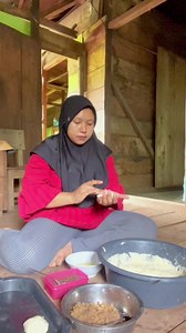 2.8M views · 35K reactions | Bikin cincau daun rambat(es campur) sekalian juga bikin roti goreng. mantul banget di makan siang hari pulang dari Kebon襤 | Tri Yani | Facebook