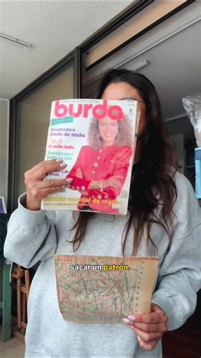 MARYLÓ | CLASES DE COSTURA on Instagram: "Sacando un patrón Burda ✍🏻 #burda #coser #chile"
