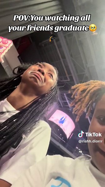 Emotional Graduation Comedy Video - Friends Crying on TikTok