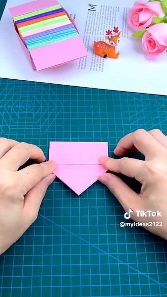 This storage box can do it, please raise your hand if you can do it.My handmade daily learning Series handmade origami storage box.#origami #origamiart #art #handmade #paperart #paperfolding #paper #papercraft #origamipaper #papiroflexia #origamilove #diy #origamiartist #papercrafts #origamilovers #craft #origamiwork #d #design #creative #artist #paperartist #love #origamicrane #modularorigami #origamifun #paperfold #kusudama# #origamicraft paper craft ideas