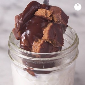 1.1K views · 22 reactions | The best kind of hot chocolate is Reese's-infused hot chocolate. | Spoon Recipes | Facebook