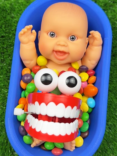 World ASMR Lollipop Candy Mixing with Bathtub Mms #asmr #bathtub