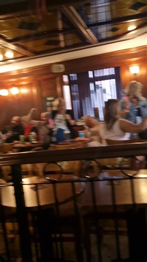 Sunday session in full swing yet again. Mon in folks the waters warm! 🤪🎸🎶 | Patsy's Bar