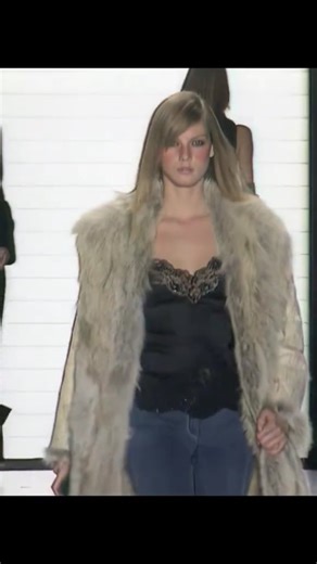 super model | Angela Lindvall for Celine Fall Winter 2001 #angelalindvall #celine #model #Runway #fyp | Instagram