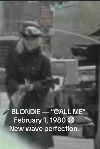 February 1, 1980, “Call Me” topped the Billboard Hot 100 A disco-pop classic that defined the decade and cemented Blondie’s crossover success. Iconic sound. #Blondie #80s #NewWave #cbgb #newyork