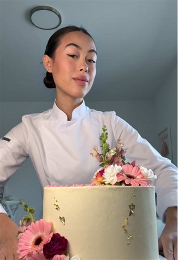 Beautiful Flower Cake Decorating Ideas