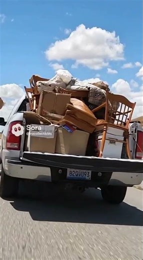 Runaway Garage Sale!#garagesale #garagesalehaul #speedchase