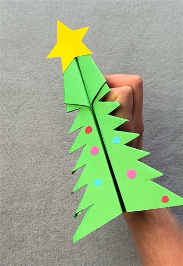How To Make Christmas Tree Paper Airplane ✈️ 🎄 DIY Xmas Papercraft Tutorial #christmas #paperplane
