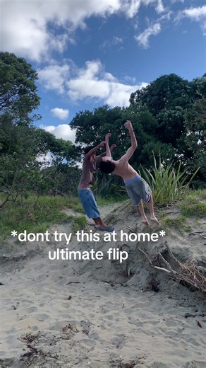 zethbuggin (@zethbuggin)’s video of flip