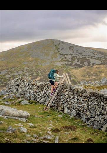 West Highland Way 🏴󠁧󠁢󠁳󠁣󠁴󠁿 154 km | long-distance trail | all info & stages 👇 🤝 Together with @Louise ☘︎ The West Highland Way is undoubtedly one of Europe’s most popular long-distance hikes, and for good reason. The trail has everything to offer for both beginners and experienced hikers. Over five to seven days, the trail takes you along beautiful lochs (lakes) across the Scottish Highlands past the mountains of Glencoe. 100% recommended. 6-day itinerary 👇 1️⃣ Milngavie – Balmaha, 32 k