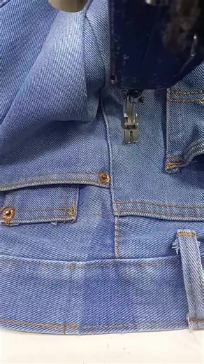 Nissa mustika on Instagram: "Tips to enlarge the waist of jeans ​Tips for beginners #sewingtips #sewinghach #sewingtutorials #sewinghome #easysewing #diy #fashion #besarinpinggangcelana"