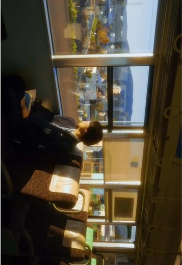 すべてを忘れて、自由に逃げられるとしたら、どこへ向かおう。