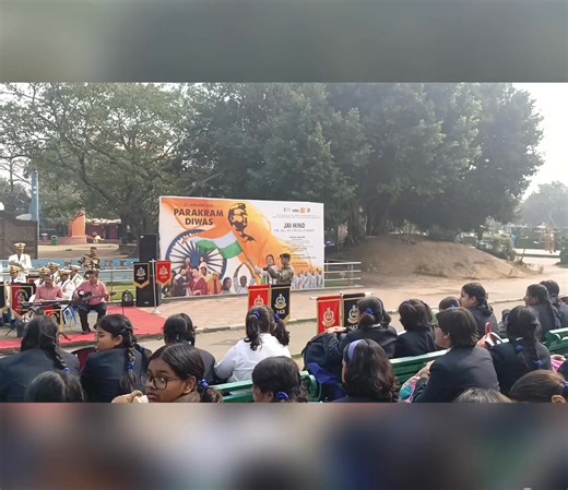 𝗔 𝗠𝗢𝗠𝗘𝗡𝗧 𝗢𝗙 𝗨𝗡𝗜𝗧𝗬, 𝗣𝗥𝗜𝗗𝗘, 𝗔𝗡𝗗 𝗣𝗔𝗧𝗥𝗜𝗢𝗧𝗜𝗦𝗠 🇮🇳 Students stood in solemn respect as Vande Mataram echoed through Science City, Kolkata, a unit of National Council of Science Museums-NCSM, Ministry of Culture, Government of India performed by the BSF South Bengal Frontier, commemorating 𝗣𝗮𝗿𝗮𝗸𝗿𝗮𝗺 𝗗𝗶𝘄𝗮𝘀 and 150 Years of “𝗩𝗮𝗻𝗱𝗲 𝗠𝗮𝘁𝗮𝗿𝗮𝗺”, as part of the Republic Day 2026 celebrations. A powerful tribute to the spirit of the nation—where history, 