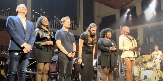 Video: Alternative Rock Band Guster Surprises Audience with FINN at Kennedy Center