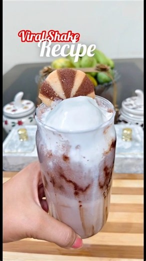 Viral Chocolate Shake Recipe #chocolate #shake #drink #recipe #viral #healthy #short 😋