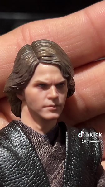 Anakin Skywalker Jedi Toy: Epic Duels Await!