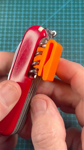 👀One clip solves the Swiss Army Knife problem #3dprinting #edc #hack 😎