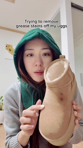 Effective Ways to Remove Grease Stains from UGGs and Shoes