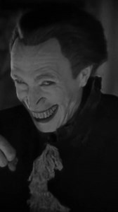 Conrad Veidt mesmerizes as Gwynplaine: The Laughing Man in Universal's silent classic, "The Man Who Laughs" (1928). #TheManWhoLaughs #Gwynplaine #ConradVeidt #UniversalMonsters #UniversalStudiosMonsters #UniversalStudiosClassicMonsters #UniversalHorror #UniversalStudios #1928 #1920sHorror #SilentHorror #FamousMonsters #MovieMonsters #ClassicHorror #ClassicMonsters #Monster #Horror #HorrorMovie #InstaHorror #HorrorGram #VintageHorror #BlackAndWhite #WeAreTheMonsters | Universal Studios Monsters