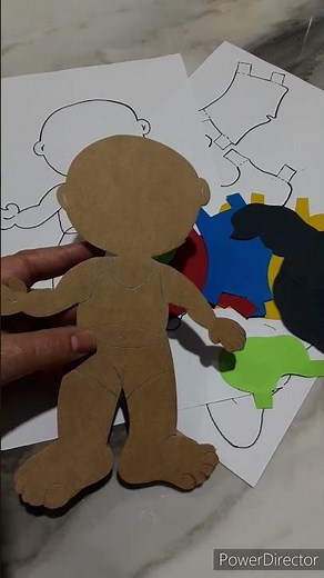 BONEQUINHA DE PAPEL COM TROCA DE ROUPINHAS + MOLDES GRATUITOS. SE INSCREVA PARA NÃO PERDER #shorts