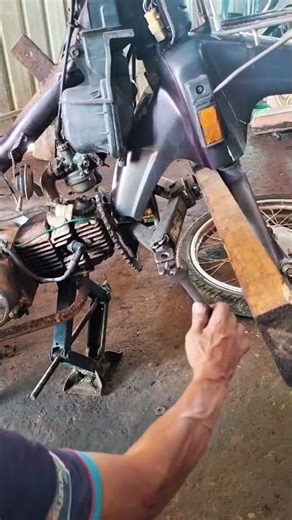 Smart Frame Repair with Simple Tools #MechanicLife #satisfyingfix #motorcyclebuild #restoration