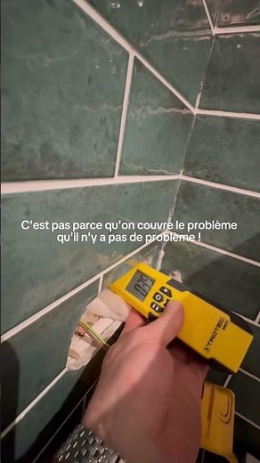Cacher un mur humide ne règle pas le problème