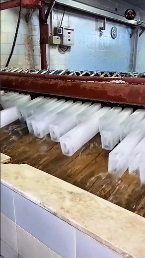 What is the difference between snow and ice