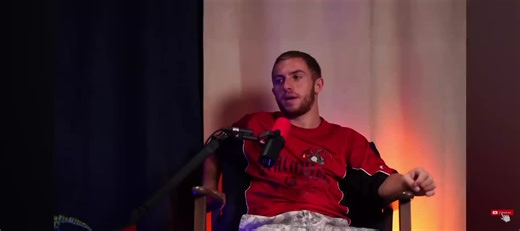 michou qui pense au petit