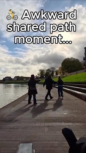 🚴 Awkward shared path moment...