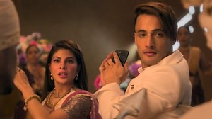Mere Angne Mein: Jacqueline and Asim give iconic song a time travel twist