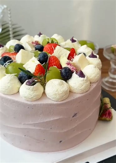 Cake Decorating Tutorials for Stunning Birthday Cakes