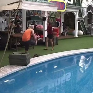 How’s the josh? HIGH SIR!😎 Here’s #RahulVaidya taking the immunity task to a whole new level!😍💥 #VideoOfTheDay #ImmunityTask #Funny #BiggBoss14 #BiggBoss #BB14 #BiggBoss2020 #AbScenePaltega #TeamRKV #colorstv COLORS TV Bigg Boss | Rahul Vaidya