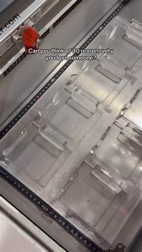 Personalised Favours | Gifts Worth Giving on Instagram: "“30 Reasons Why I Love You” mason jar! 🥹 With 30 wooden hearts to write your love notes, this jar is a cute gift for Valentine’s day. #ValentinesDay #ValentinesGift #GiftsForHim #PersonalisedGift #AustralianMade"